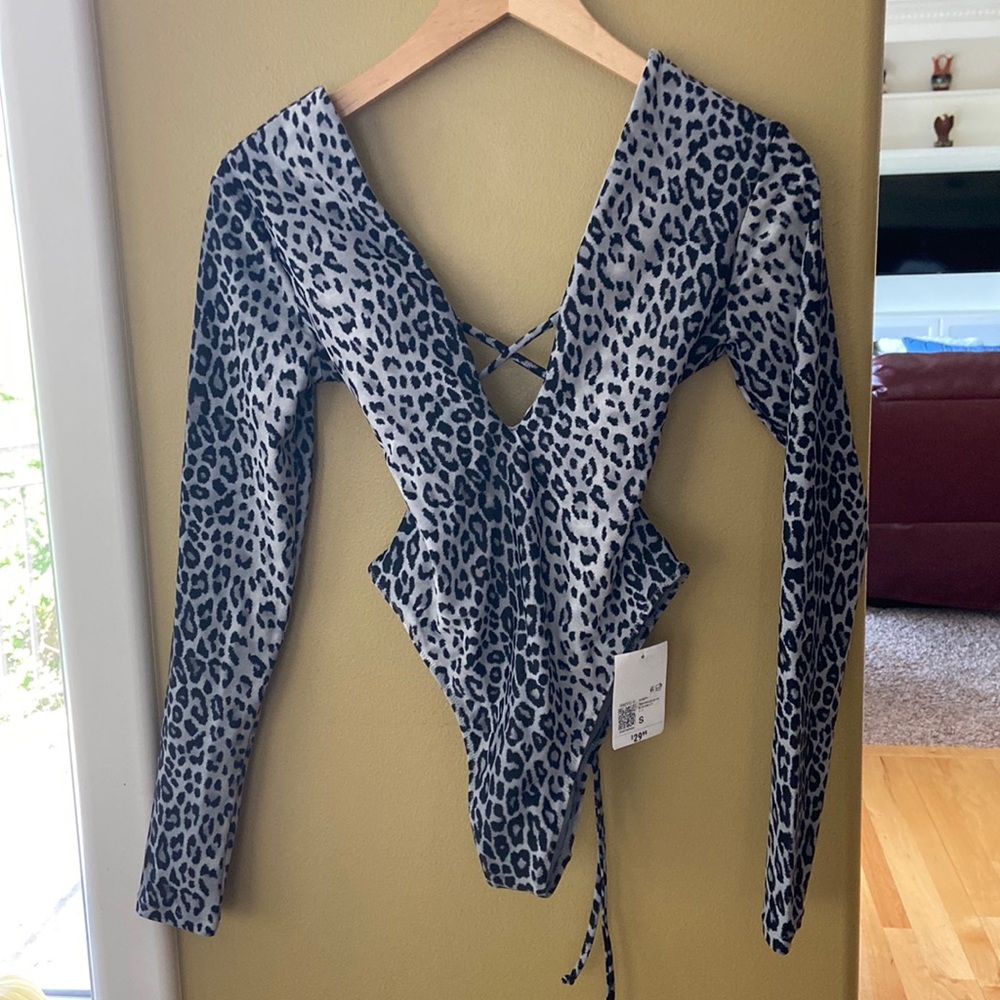 NWT FOREVER 21 women’s one piece swimming suit
